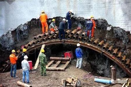 桐乡隧道钢花管支护案例